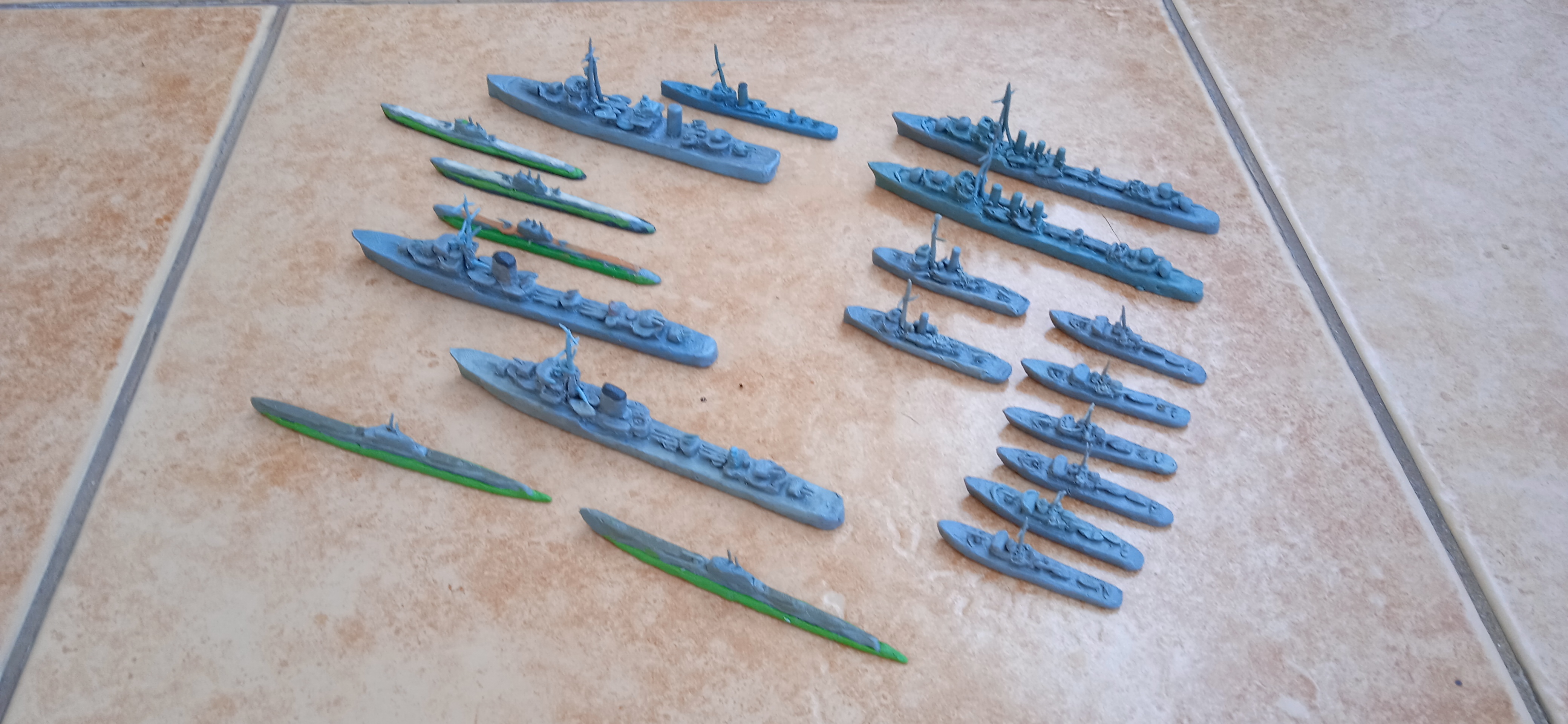 Flota plastelinowych modeli